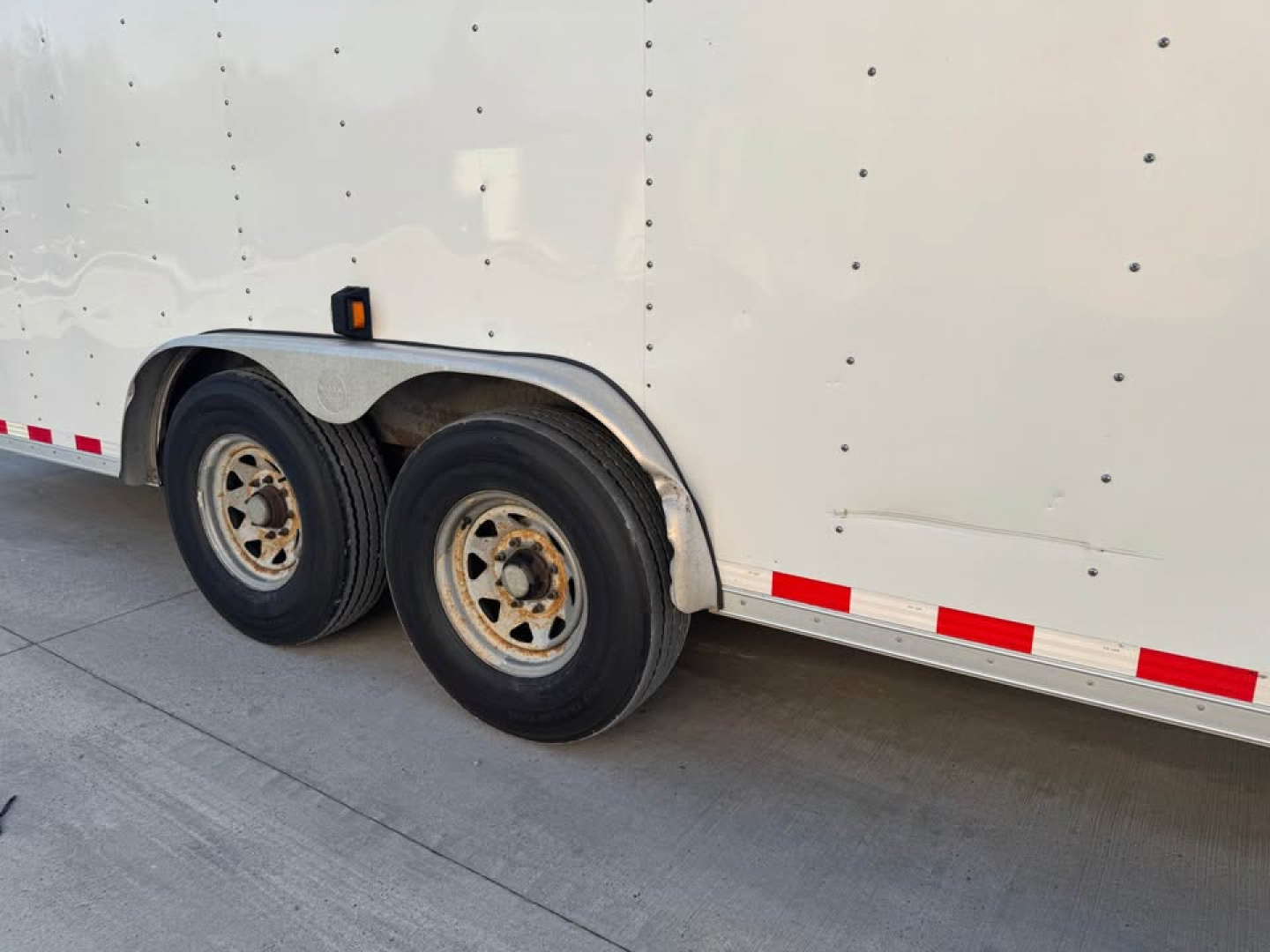 Used 2015 Wells Cargo 32' GOOSENECK Cargo / Enclosed Trailer DOUBLE DOORS & 6000LB AXLES