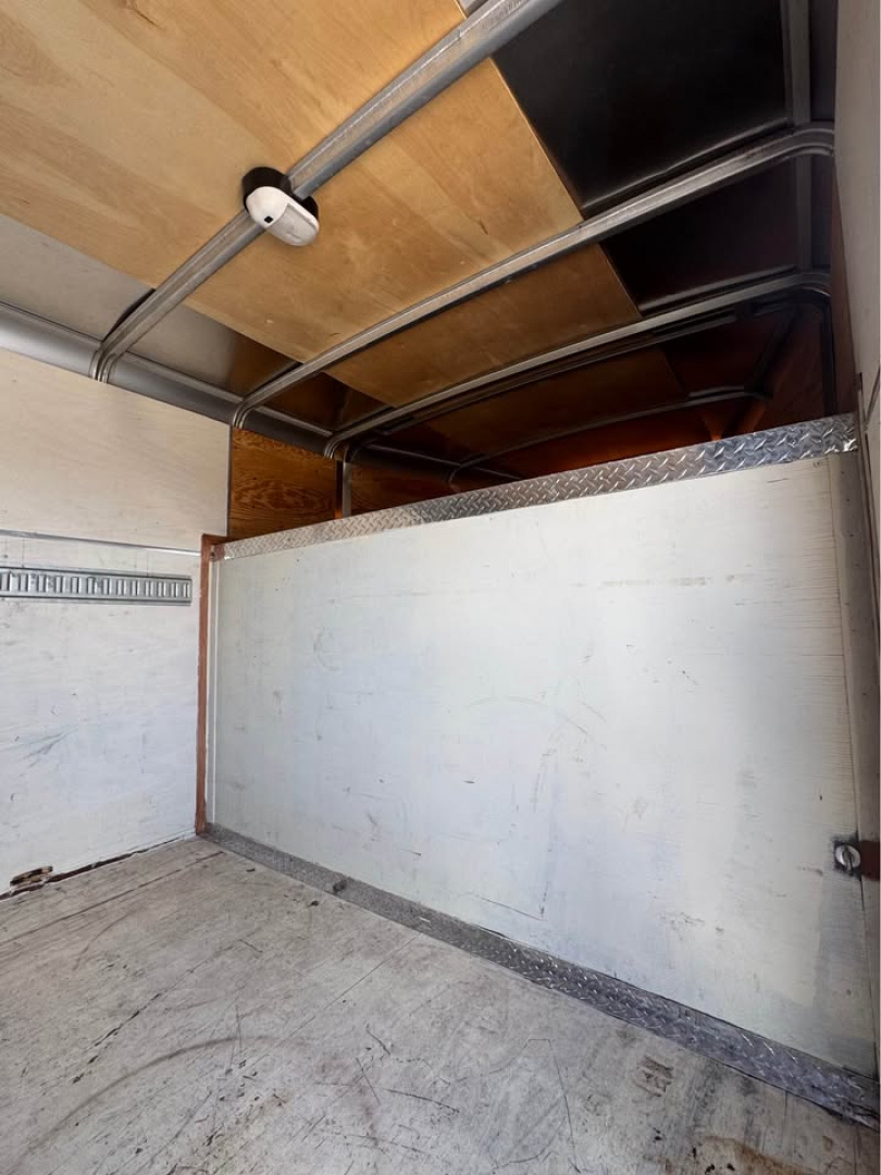 Used 2015 Wells Cargo 32' GOOSENECK Cargo / Enclosed Trailer DOUBLE DOORS & 6000LB AXLES