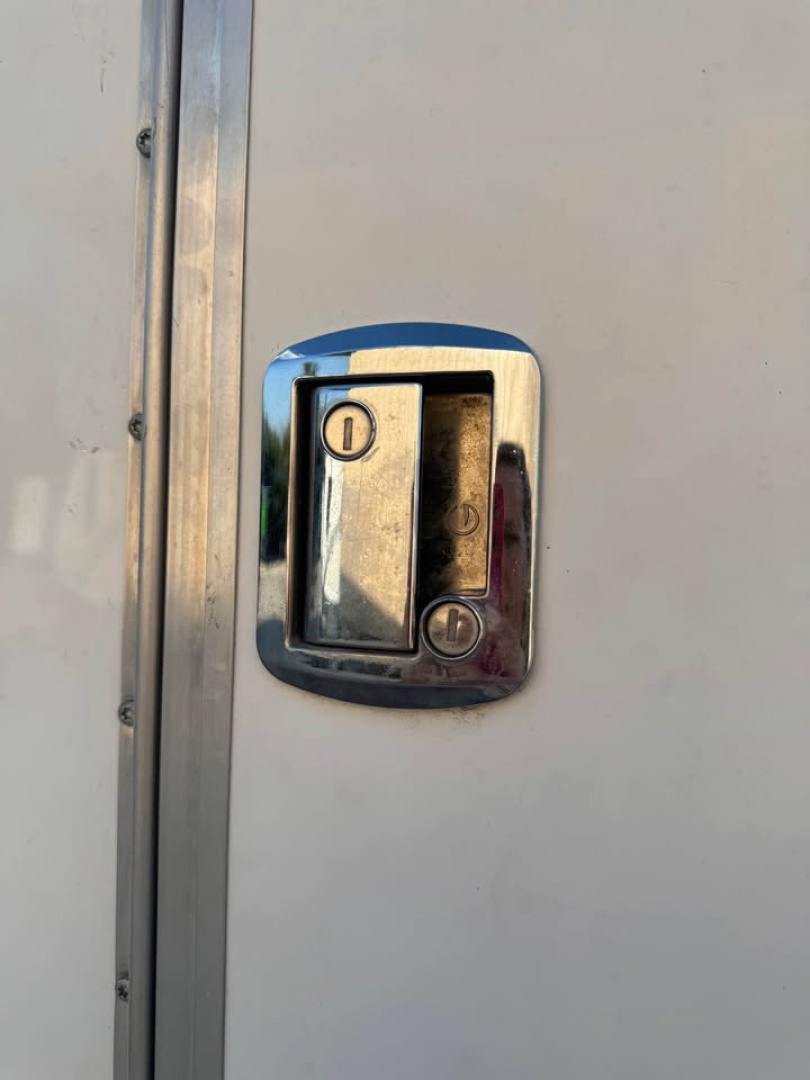 Used 2015 Wells Cargo 32' GOOSENECK Cargo / Enclosed Trailer DOUBLE DOORS & 6000LB AXLES