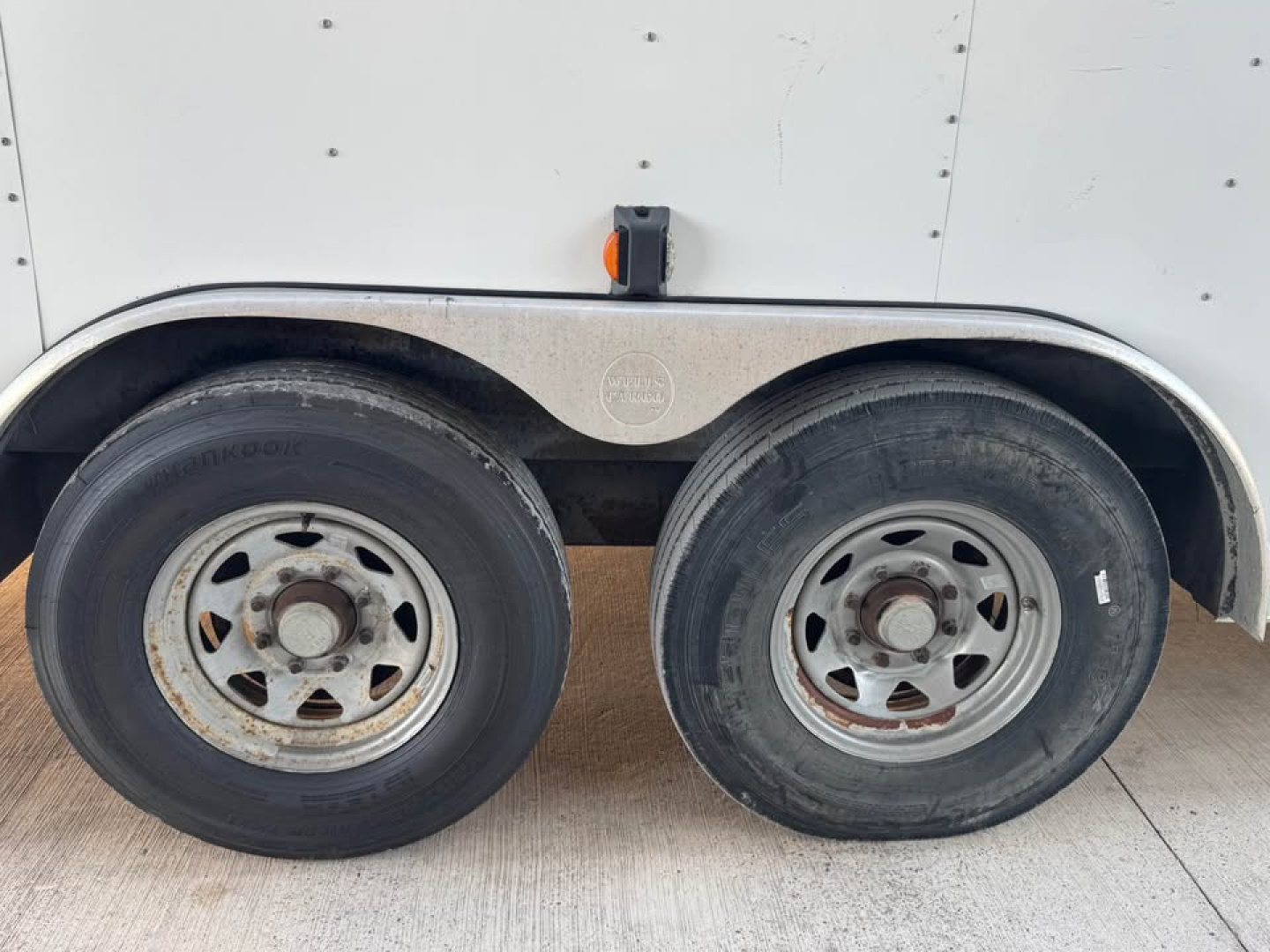 Used 2015 Wells Cargo 32' GOOSENECK Cargo / Enclosed Trailer DOUBLE DOORS & 6000LB AXLES