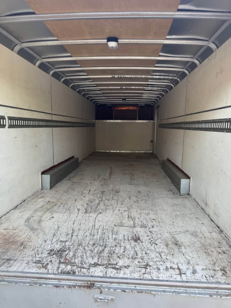Used 2015 Wells Cargo 32' GOOSENECK Cargo / Enclosed Trailer DOUBLE DOORS & 6000LB AXLES