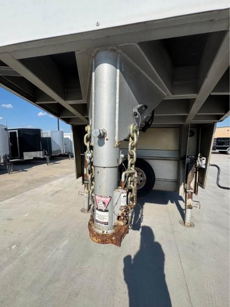 Used 2015 Wells Cargo 32' GOOSENECK Cargo / Enclosed Trailer DOUBLE DOORS & 6000LB AXLES