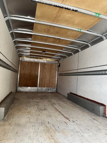 Used 2015 Wells Cargo 32' GOOSENECK Cargo / Enclosed Trailer DOUBLE DOORS & 6000LB AXLES