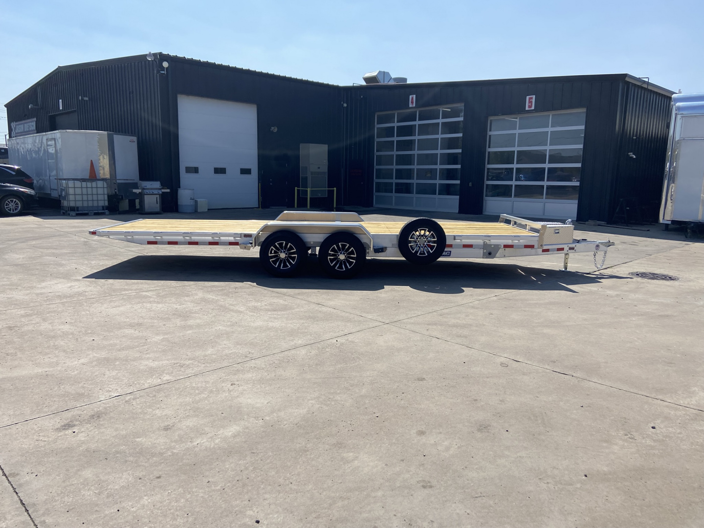 New 2026 Sure-Trac Equipment Trailer 22'