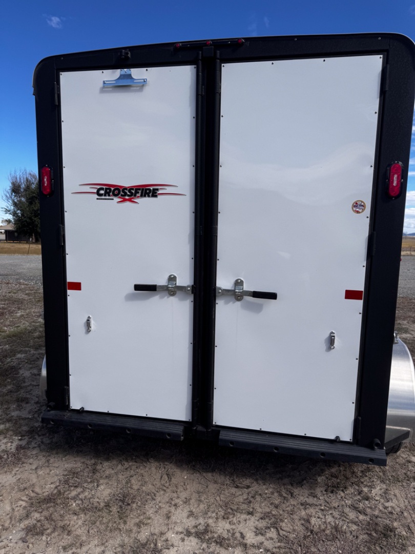 New 2025 LOGAN COACH 2H BP CROSSFIRE Horse Trailer