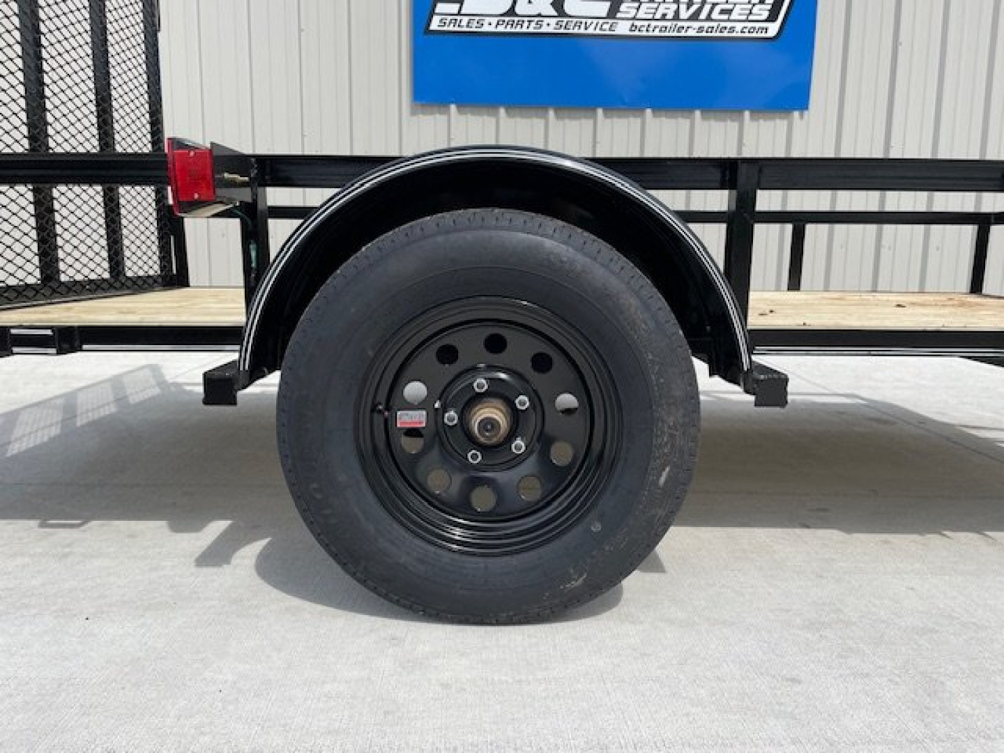 New 2026 DAVIDSON 5X10 (1) SINGLE AXLE ANGLE TOP UTILITY W/ 4' GATE