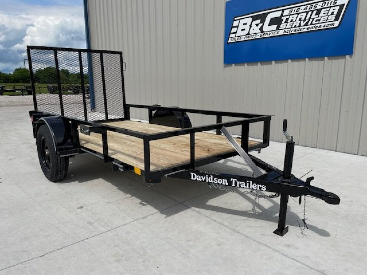 New 2026 DAVIDSON 5X10 (1) SINGLE AXLE ANGLE TOP UTILITY W/ 4' GATE