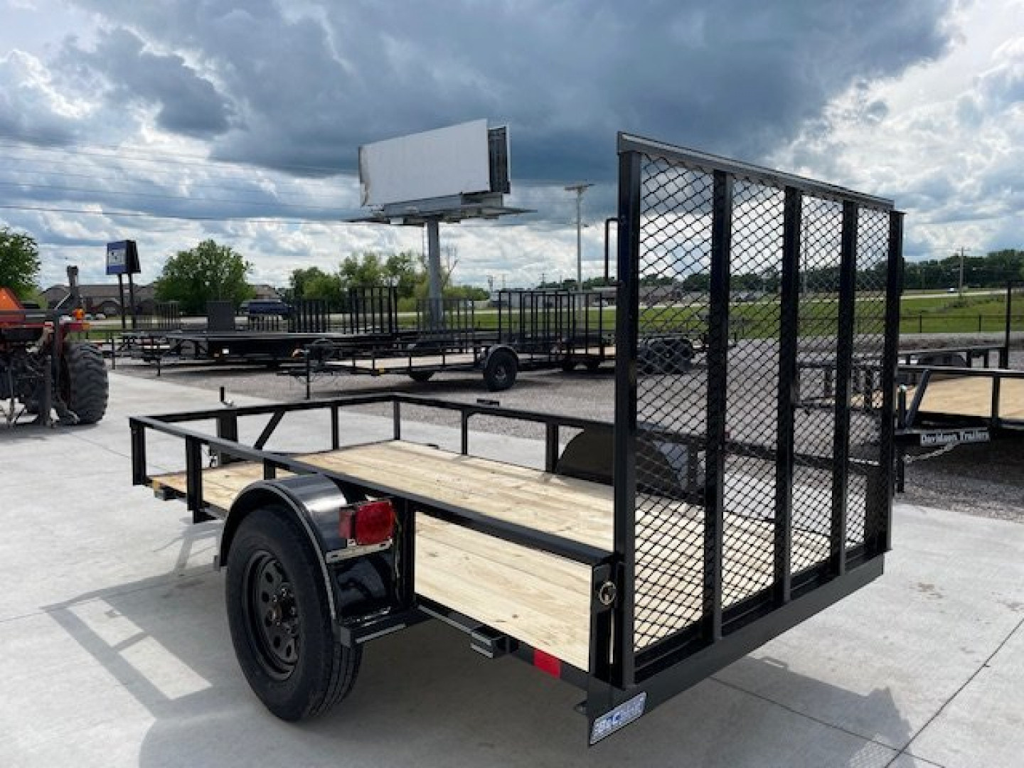 New 2026 DAVIDSON 5X10 (1) SINGLE AXLE ANGLE TOP UTILITY W/ 4' GATE