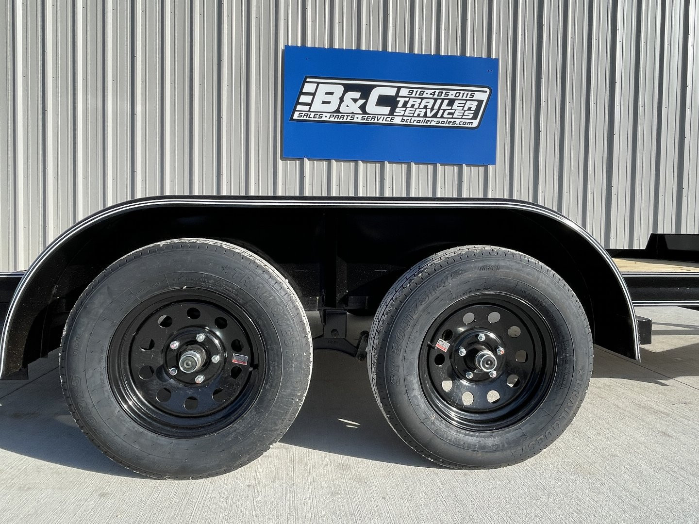 New 2026 DAVIDSON 83X16 (14+2) TANDEM (2)AXLE WOOD FLOOR CAR HAULER W/SLIDE IN RAMPS