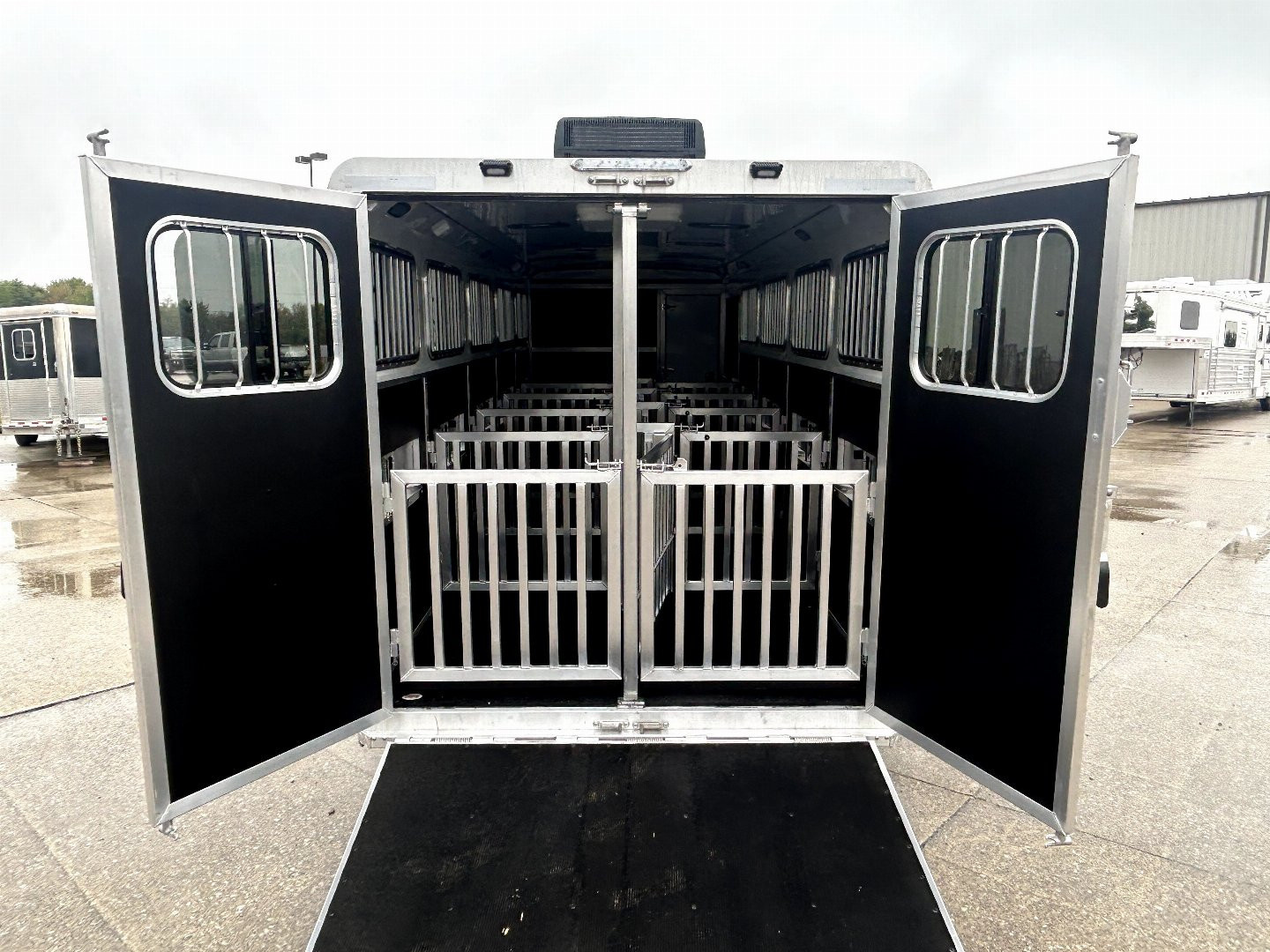 New 2026 Shadow 10 Pen Supreme Gooseneck Show Stock Stock / Stock Combo Trailer