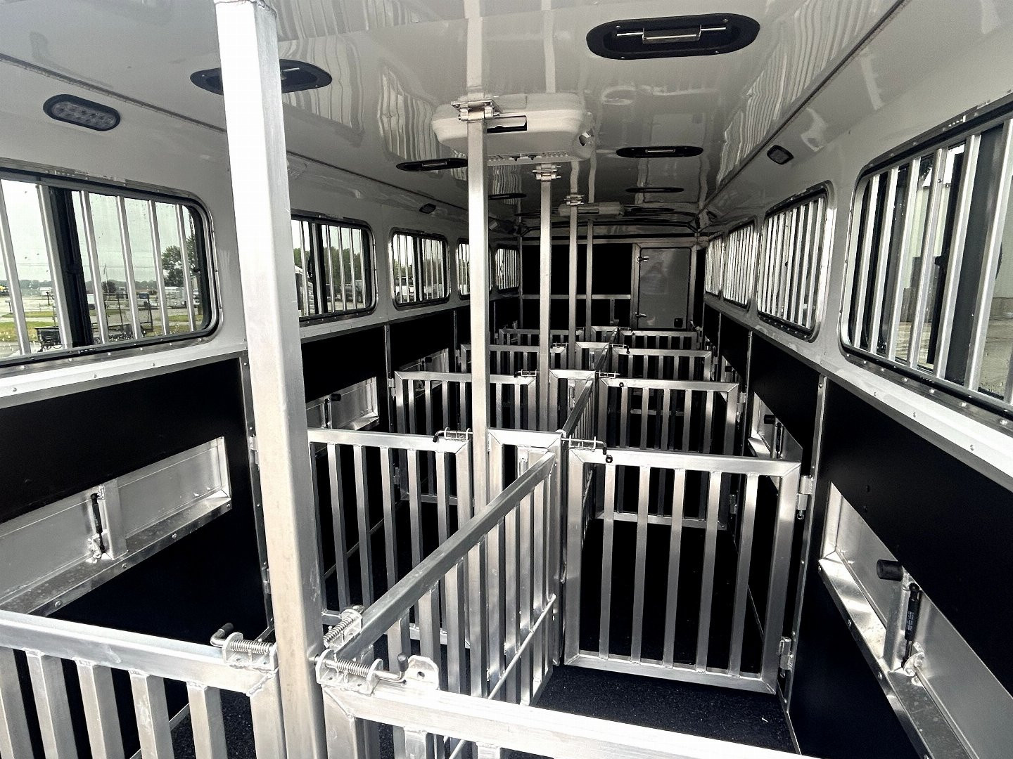 New 2026 Shadow 10 Pen Supreme Gooseneck Show Stock Stock / Stock Combo Trailer