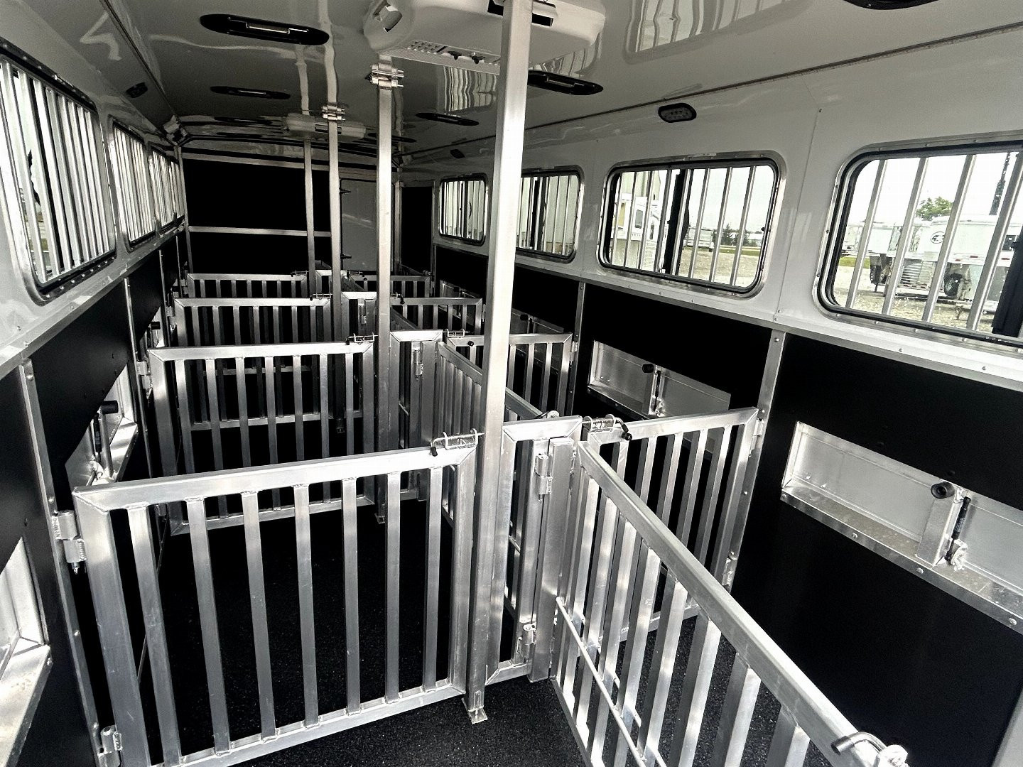 New 2026 Shadow 10 Pen Supreme Gooseneck Show Stock Stock / Stock Combo Trailer