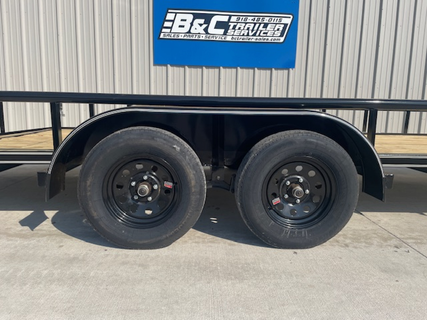 New 2026 DAVIDSON 83X20 TANDEM (2)AXLE PIPE TOP UTILITY W/36" GATE, 2' DOVETAIL