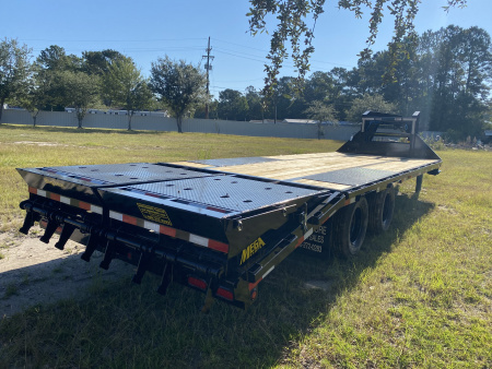 New 2026 Big Tex Trailers 8.05 x 20+5 22GN Equipment Trailer