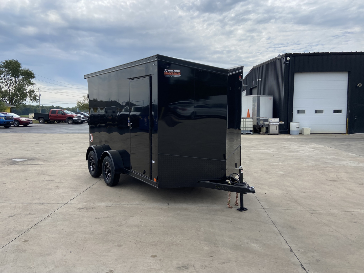New United 12' UJ V-Nose Enclosed Cargo Trailer