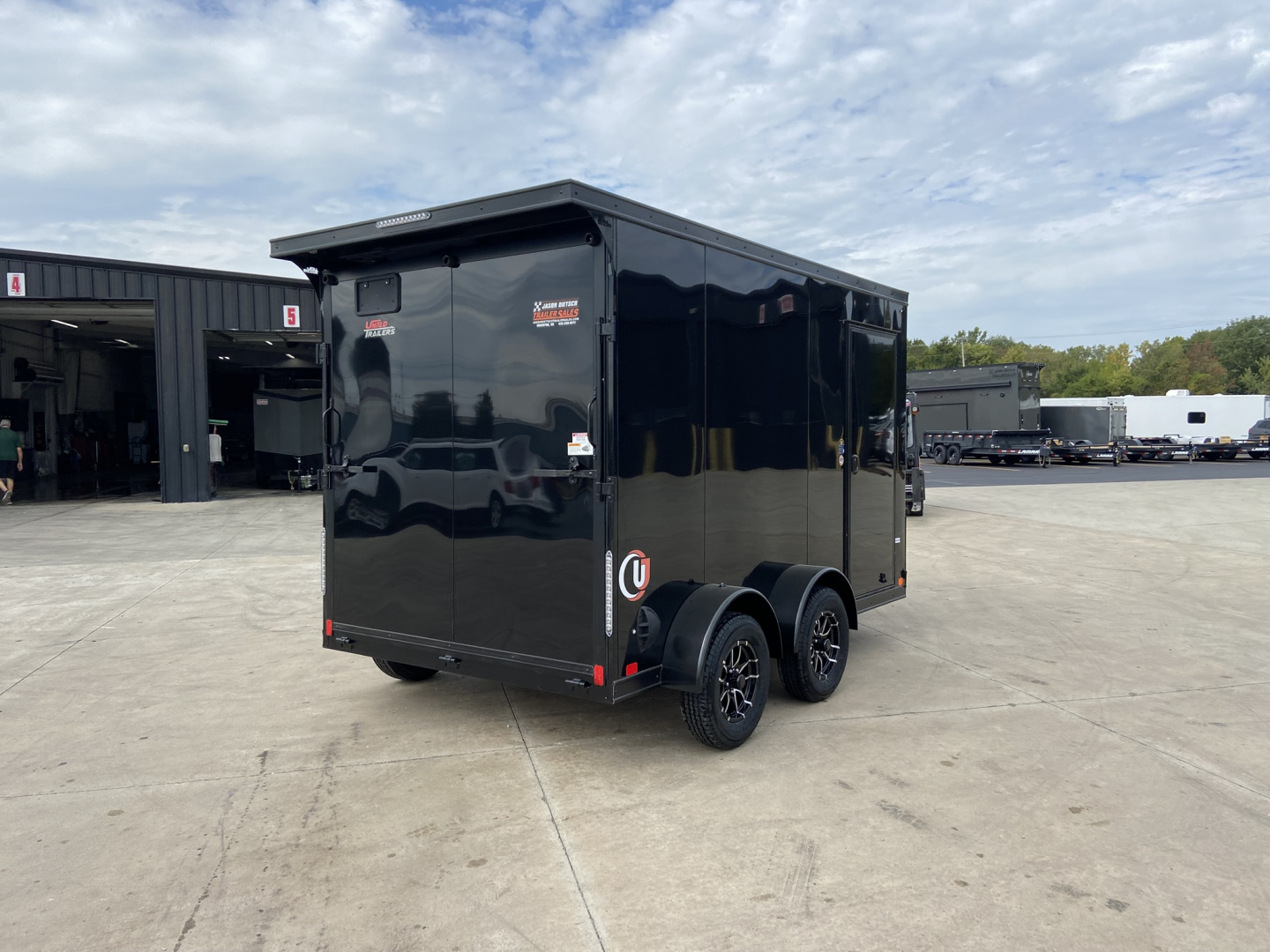 New United 12' UJ V-Nose Enclosed Cargo Trailer