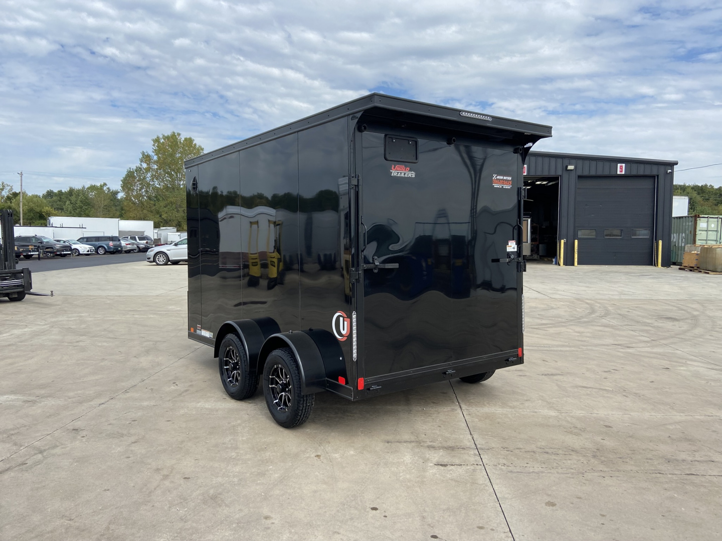 New United 12' UJ V-Nose Enclosed Cargo Trailer