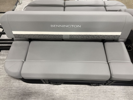 New 2026 Bennington 24' M Series Swingback Tri-toon Boat