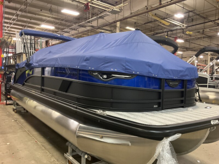 New 2026 Bennington 24' M Series Fastback Tri-toon Boat