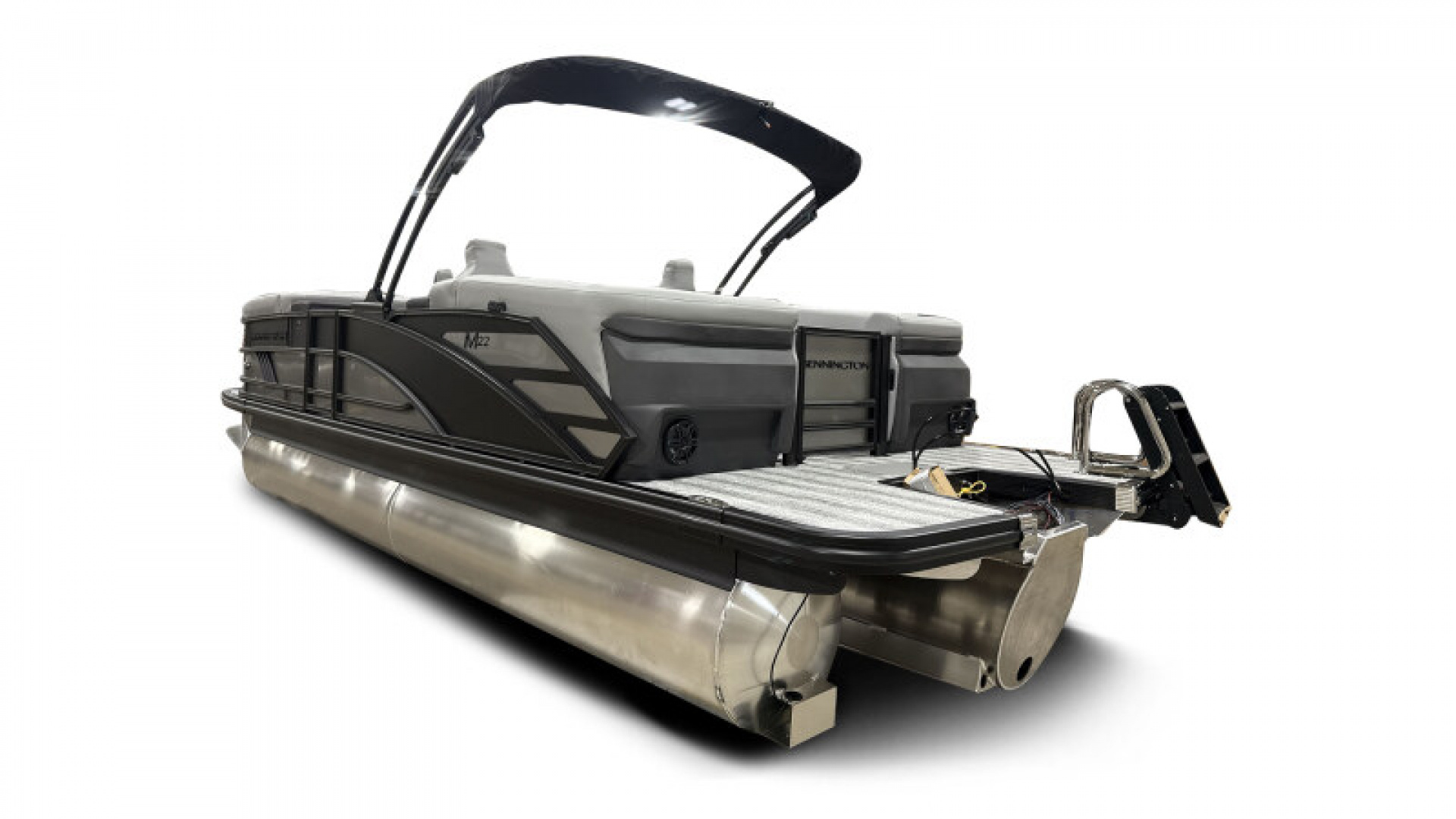 New 2026 Bennington 22' M Series FastBack Tri-toon Boat