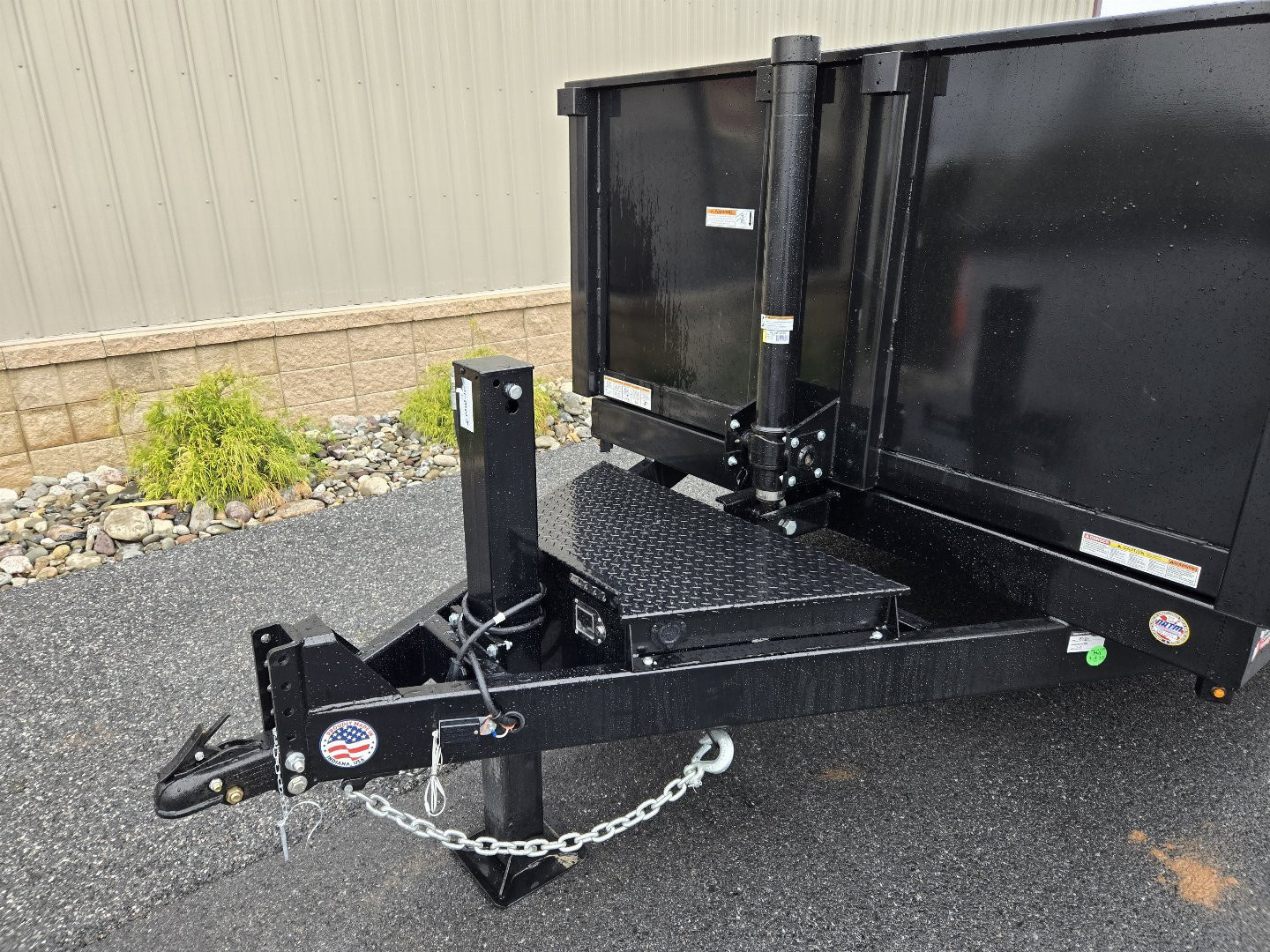 New 7 x 14 Sure-Trac HD Telescopic Dump Trailer, 14K GVWR ***w/ 15k Hydraulic Jack, Stabilizer Jacks, Ramps, Combo Gate, Tarp Kit & Battery Charger