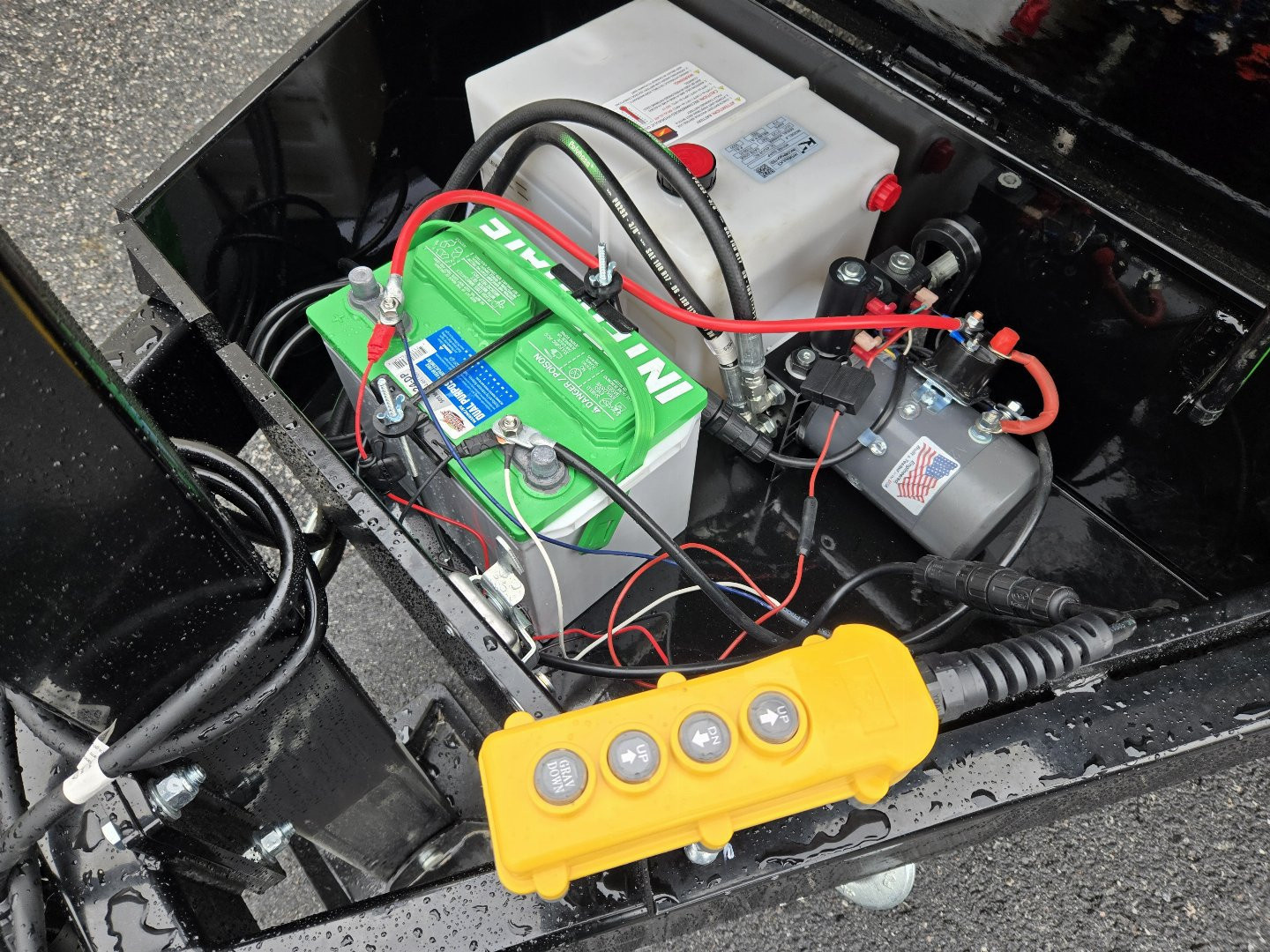 New 7 x 14 Sure-Trac HD Telescopic Dump Trailer, 14K GVWR ***w/ 15k Hydraulic Jack, Stabilizer Jacks, Ramps, Combo Gate, Tarp Kit & Battery Charger