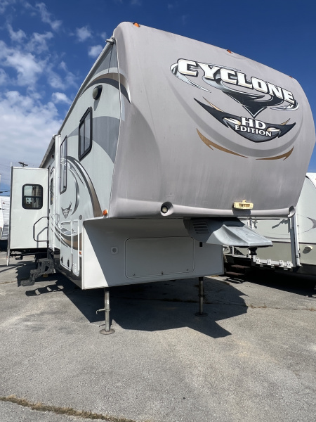 Used 2010 Heartland Cyclone Fifth Wheel