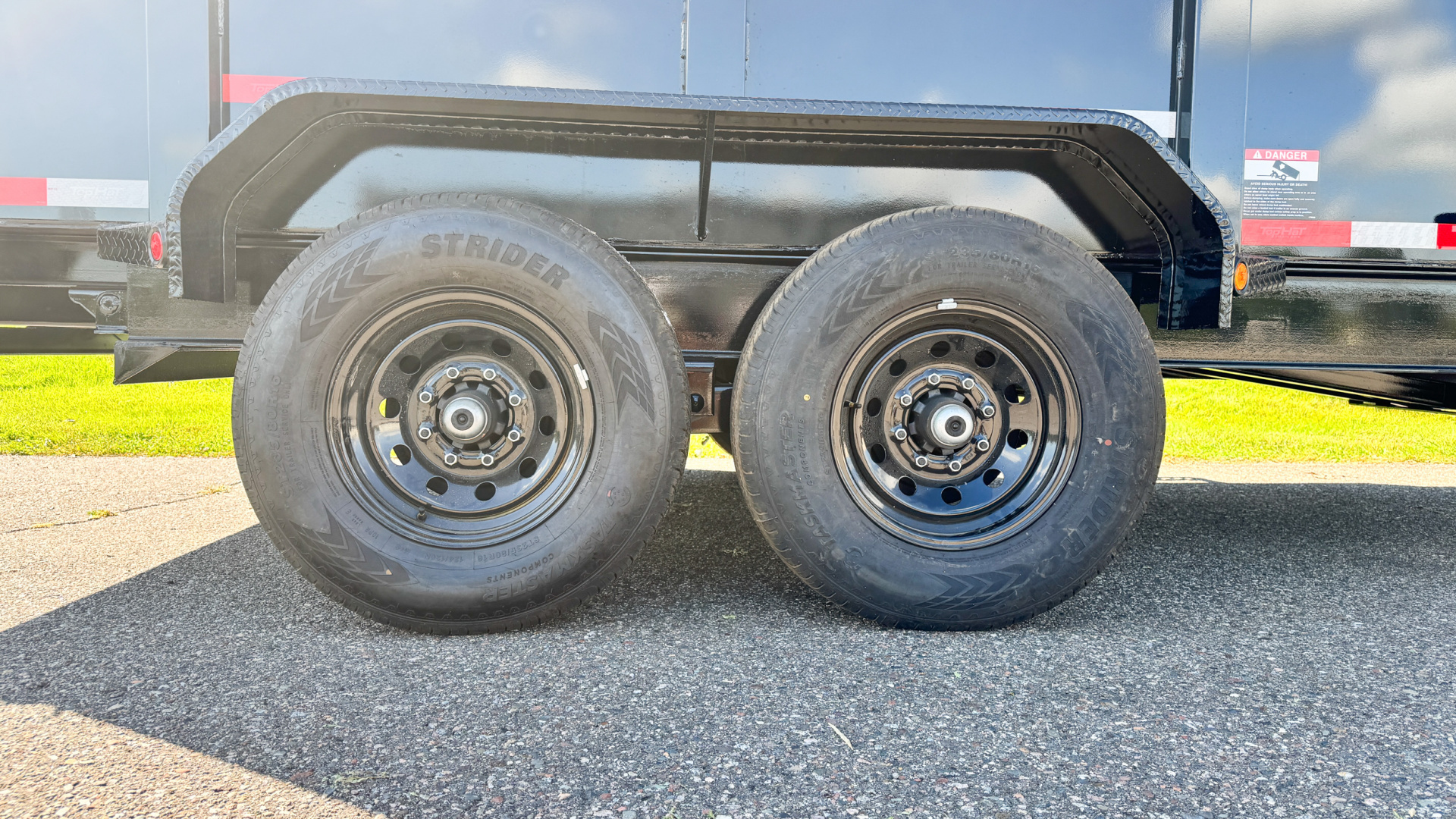 New 2025 Top Hat 7X14 Heavy Duty Dump Trailer