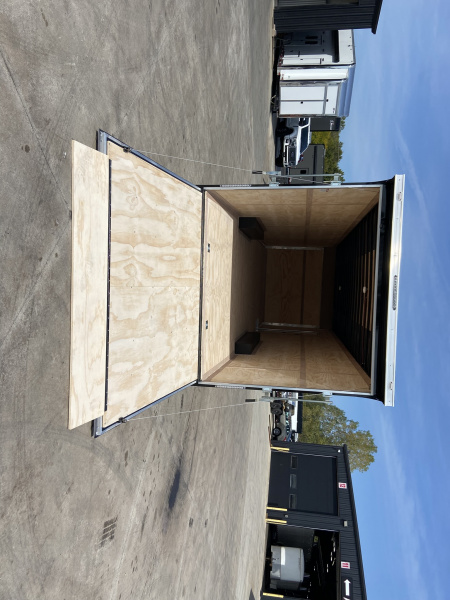 New 2026 United Trailers Car Hauler UXT 28'
