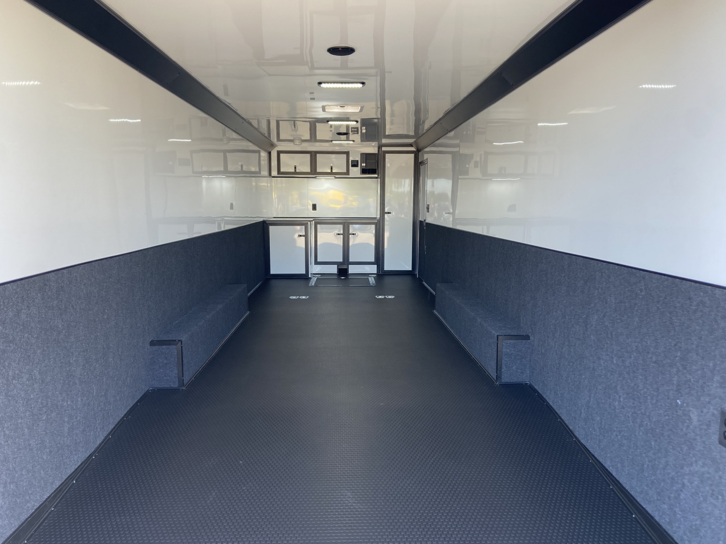 New 2026 United Car / Racing Trailer Prem 28'