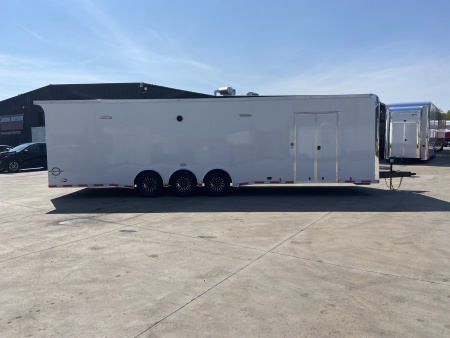 New 2026 United Trailers USH Racing Trailer 32'