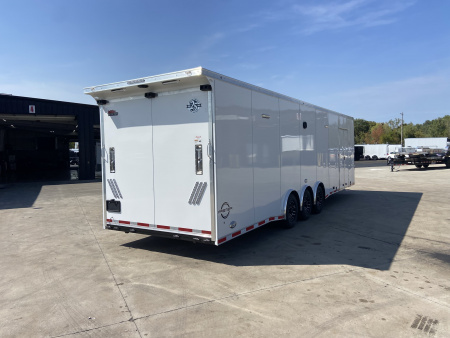 New 2026 United Trailers USH Racing Trailer 32'