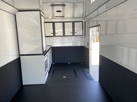 New 2026 United Trailers USH Racing Trailer 32'