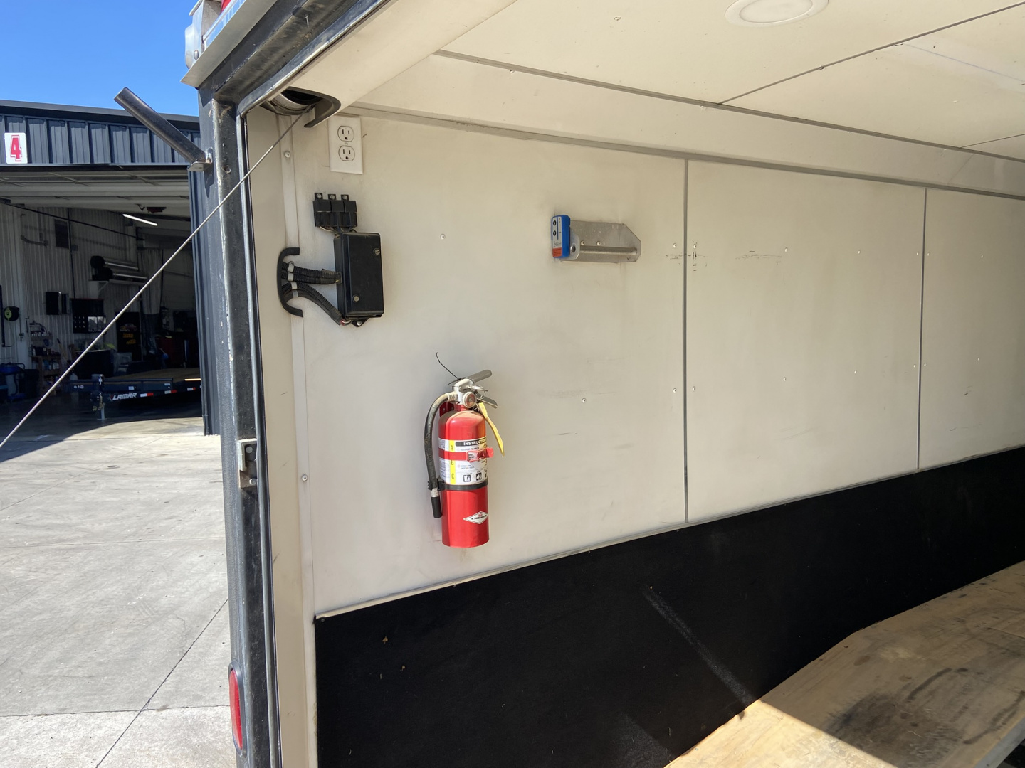 Used 2004 Classic Car Hauler 28ft Ramp Over