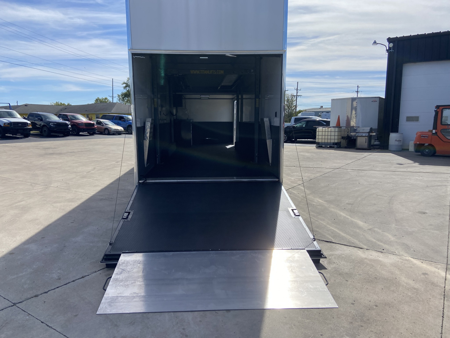 Used 2014 Cargo Mate Racing Trailer with Living Quarters 53'