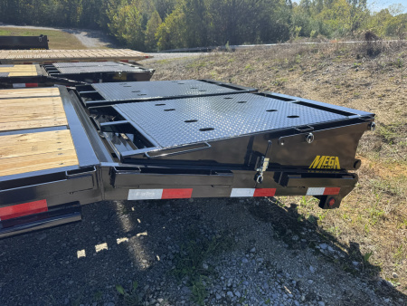 New 2026 Big Tex Trailers 25GN Flatbed Trailer 35+5 MAX RAMPS