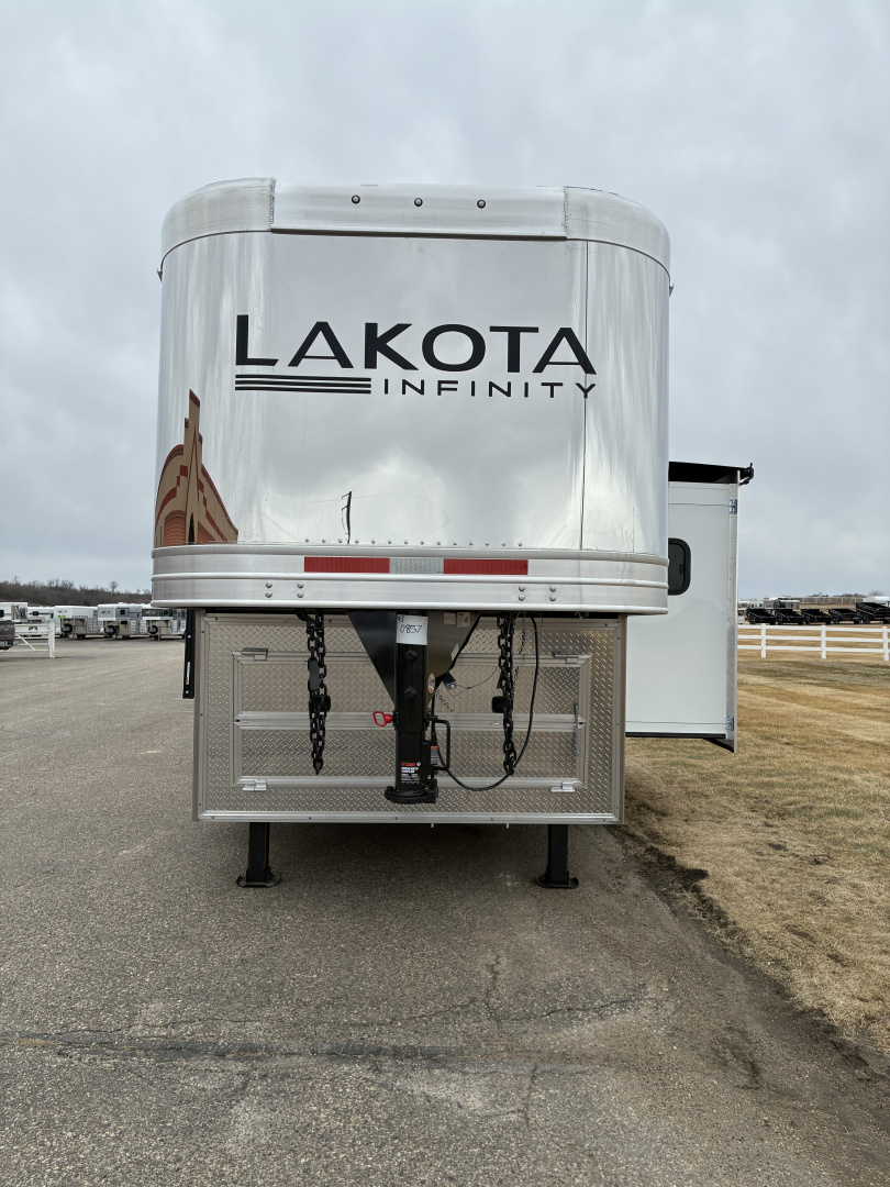 New 2026 Lakota IN8315SR 3H 15' LQ Horse Trailer