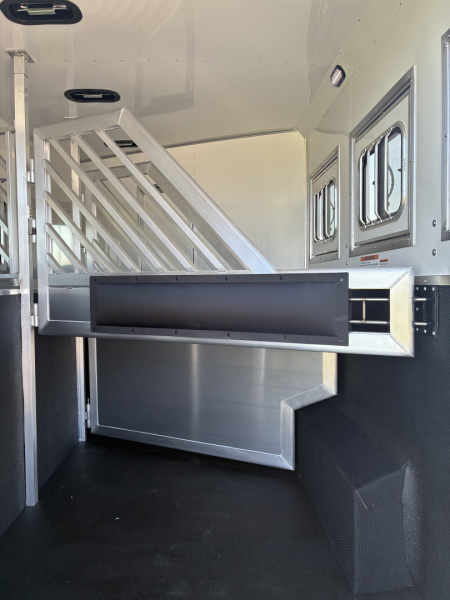 New 2026 Lakota IN8315SR 3H 15' LQ Horse Trailer