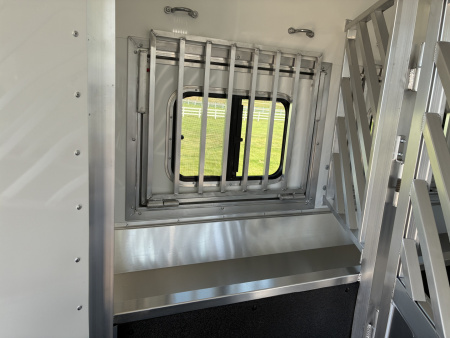 New 2026 Lakota IN8315SR 3H 15' LQ Horse Trailer