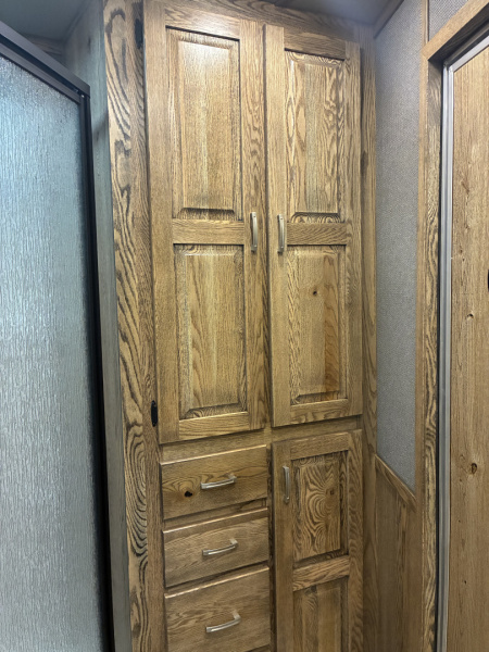 New 2026 Lakota IN8315SR 3H 15' LQ Horse Trailer