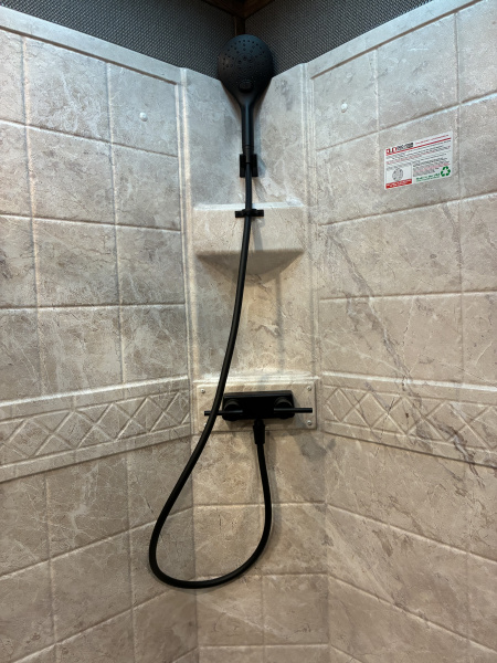 New 2026 Lakota IN8315SR 3H 15' LQ Horse Trailer