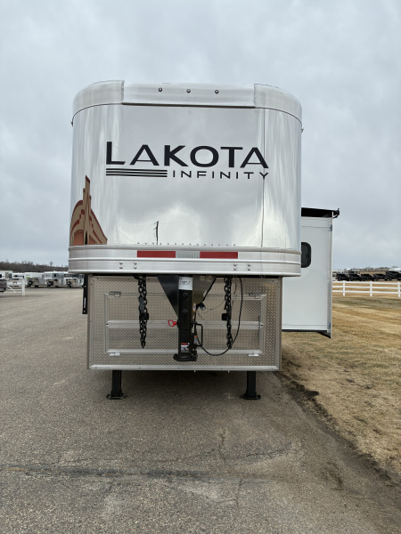 New 2026 Lakota IN8315SR 3H 15' LQ Horse Trailer