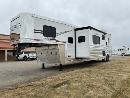 New 2026 Lakota IN8315SR 3H 15' LQ Horse Trailer