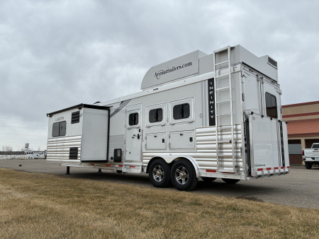 New 2026 Lakota IN8315SR 3H 15' LQ Horse Trailer