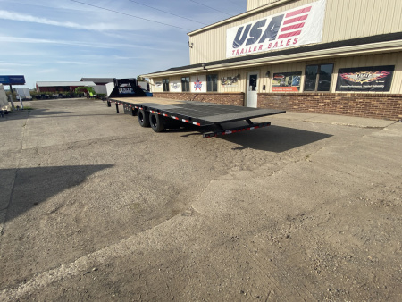 New 2028 Load Trail 102x32 Low Pro w/Hydro Jacks and 12ft Hydro Dove Tail 26K Gooseneck Bodies