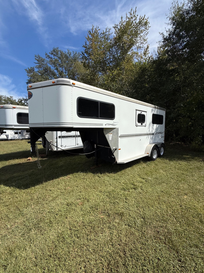 Used 2005 Sundowner Sunlight 2H ST Horse Trailer