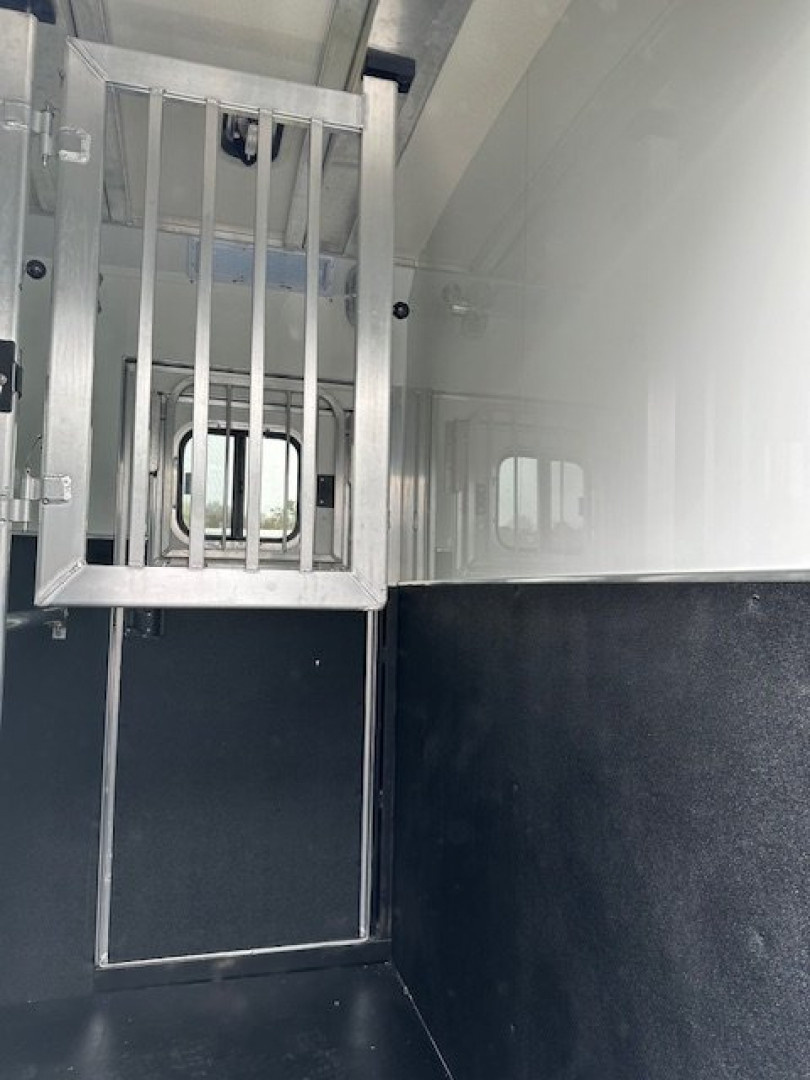 New 2026 Cimarron Trailers Norstar 2 Horse Straightload Gooseneck Horse Trailer