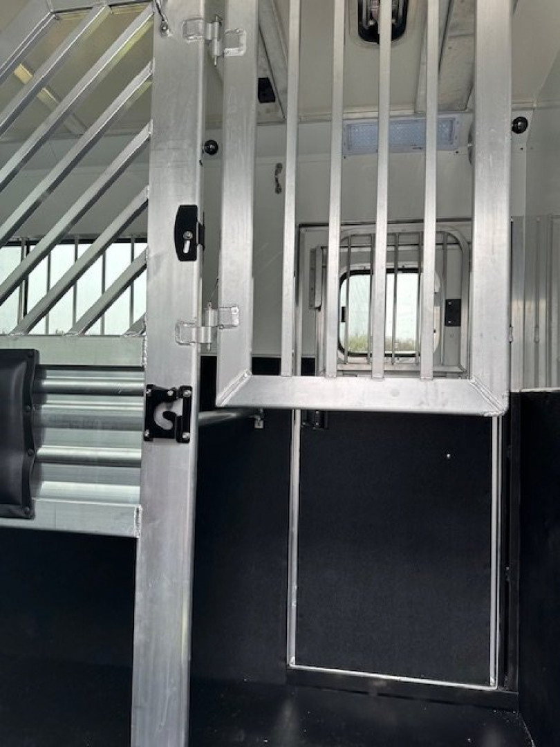 New 2026 Cimarron Trailers Norstar 2 Horse Straightload Gooseneck Horse Trailer