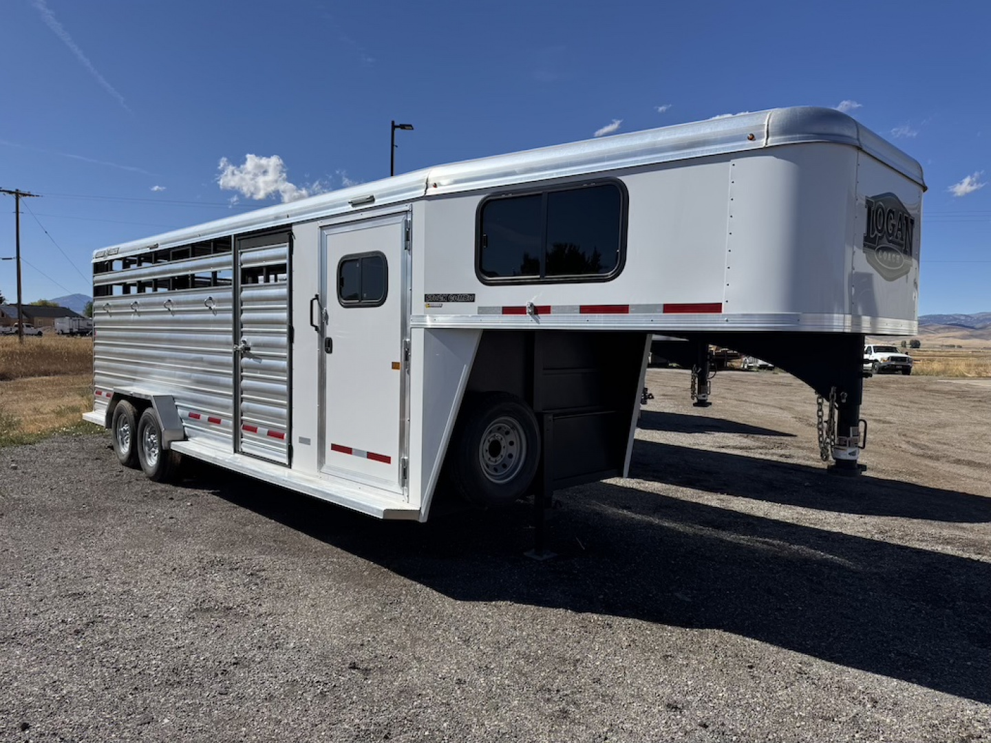 New 2025 Logan Coach 22' Stockman Combo