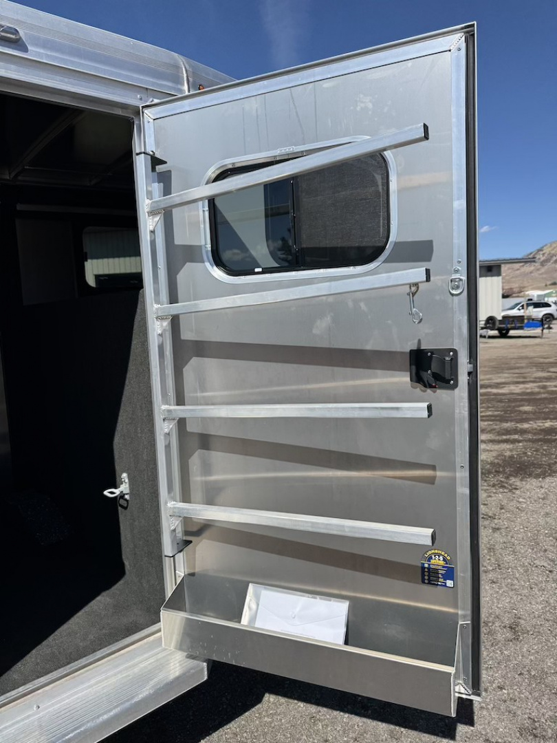 New 2025 Logan Coach 22' Stockman Combo